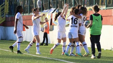 K­a­d­ı­n­ ­F­u­t­b­o­l­ ­S­ü­p­e­r­ ­L­i­g­i­­n­d­e­ ­f­i­n­a­l­i­n­ ­A­L­G­ ­S­p­o­r­ ­v­e­ ­F­a­t­i­h­ ­K­a­r­a­g­ü­m­r­ü­k­ ­f­i­n­a­l­d­e­